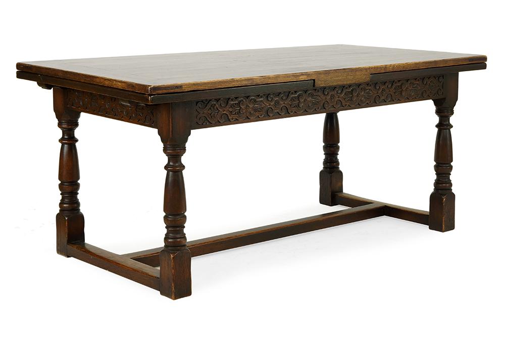 A Kensington Oak Draw Leaf Dining Table.: Early 20th century 31" x 72" x 36"