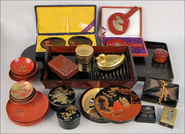COLLECTION OF LACQUERED WOOD TABLE ARTICLES.: COLLECTION OF LACQUERED WOOD TABLE ARTICLES. Comprised of covered boxes, trays, serving bowls, and rice bowls
