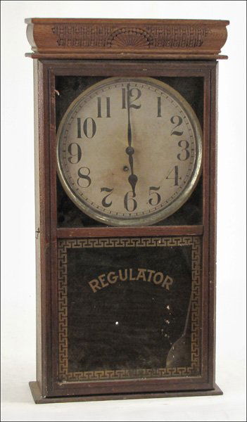 AMERICAN REGULATOR WALL CLOCK.: AMERICAN REGULATOR WALL CLOCK. H:32" W:16"