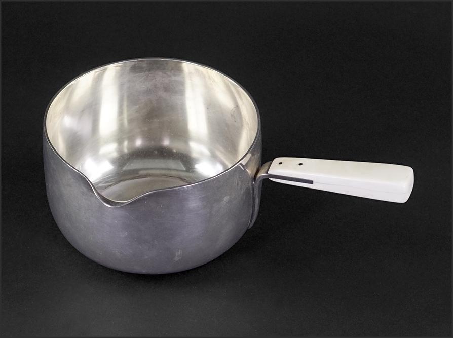 A Franz Hingelberg for Aarhus Sterling Silver: A Franz Hingelberg for Aarhus Sterling Silver Sauceboat. Stamped for Hingelberg and Aarhus 2 1/2" x 7" Wt: 9.30 ozt