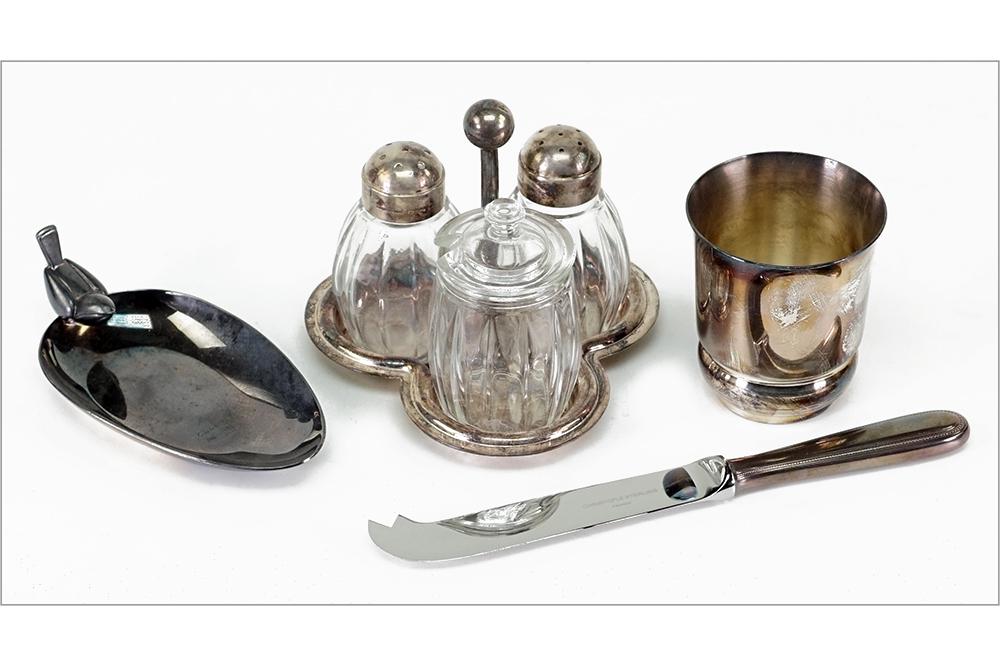 A Christofle Sterling Silver Handled Cheese Knife. (1 of 1)