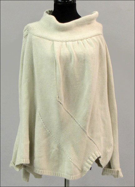 BRIONI LADIES CASHMERE ROLLNECK SWEATER.: BRIONI LADIES CASHMERE ROLLNECK SWEATER. Never worn, with tags Size 44