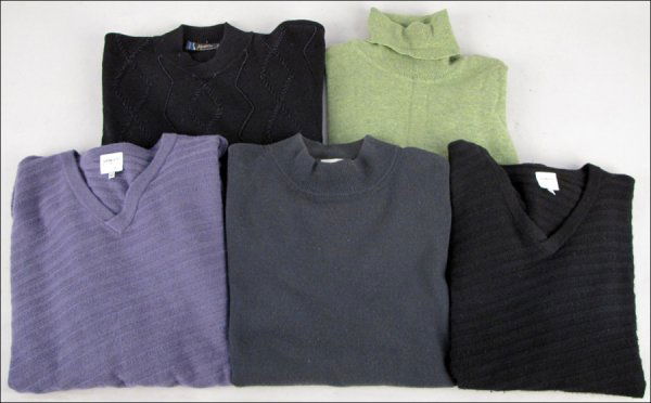 TWO ARMANI COLLEZIONI CASHMERE VNECK SWEATERS.: TWO ARMANI COLLEZIONI CASHMERE VNECK SWEATERS. Together with a Brioni cashmere mock turtleneck, a Brioni green wool turtleneck, and a Claude Montana black wool and seude crewneck sweater Sizes large a