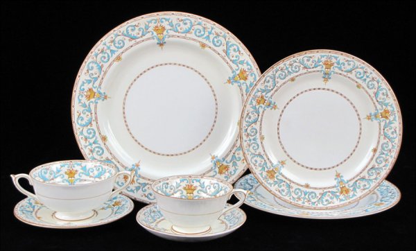 PARAGON CHINA COMPANY DINNER SERVICE IN THE ADA: PARAGON CHINA COMPANY DINNER SERVICE IN THE ADAM PATTERN. Comprised of twelve dinner plates, eighteen luncheon plates, twelve salad plates, twelve bread plates, twenty saucers, seventeen teacups, twel