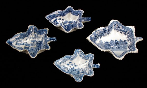 FOUR 18TH CENTURY STAFFORDSHIRE PORCELAIN LEAF : FOUR 18TH CENTURY STAFFORDSHIRE PORCELAIN LEAF FORM PICKLE DISHES. Widest width: 5.5"