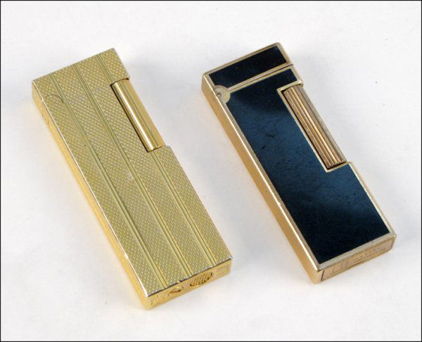 DUNHILL ROLLAGAS LIGHTER.: DUNHILL ROLLAGAS LIGHTER. Together with a Dunhill black enamel ighter