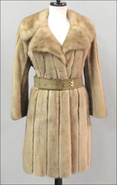 TAN MINK AND SUEDE COAT.: TAN MINK AND SUEDE COAT. With a tan suede self belt
