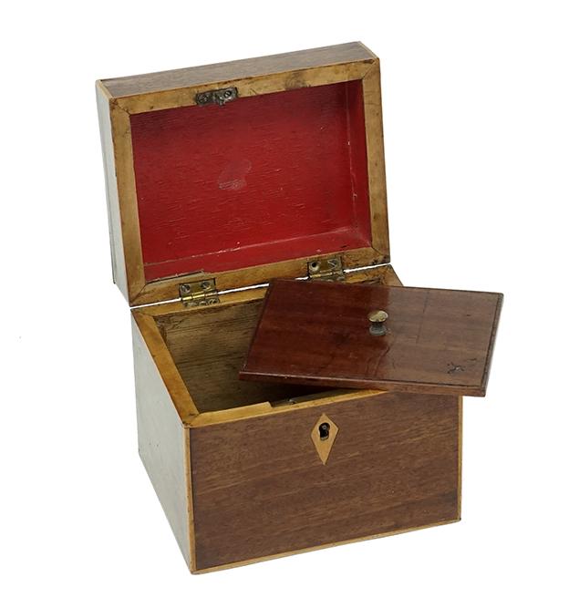 A George III Tea Caddy.: A George III Tea Caddy. Single compartment mahogany tea caddy with satinwood inlaid banding and escutcheon 4 1/4" x 5" x 4"