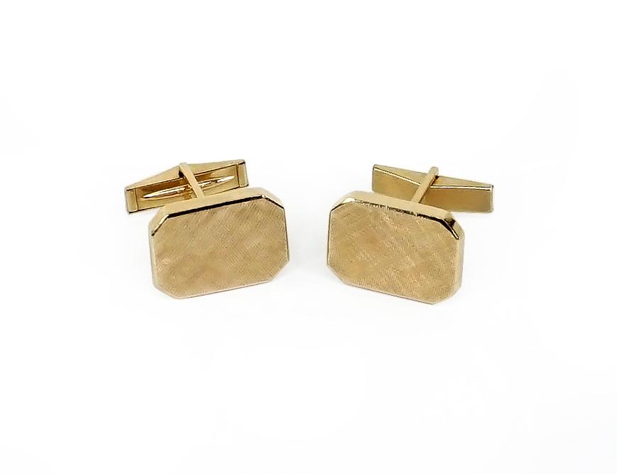 A Pair of 14 Karat Yellow Gold Cufflinks. (1 of 1)