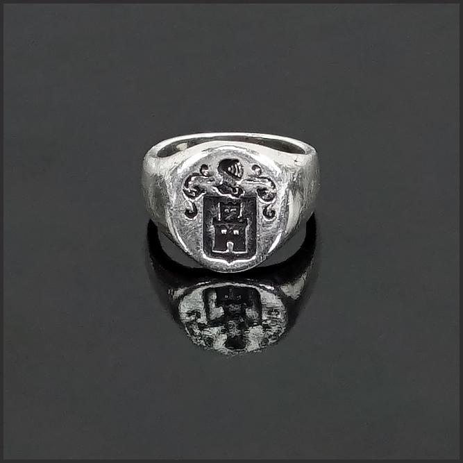 A Sterling Silver Signet Ring. (1 of 1)