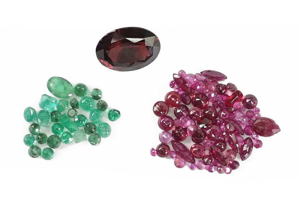 A Collection of Unmounted Gemstones. (1 of 1)