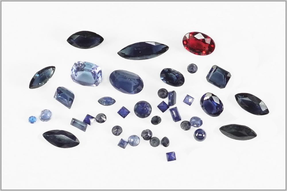 A Collection of Unmounted Sapphires. (1 of 1)