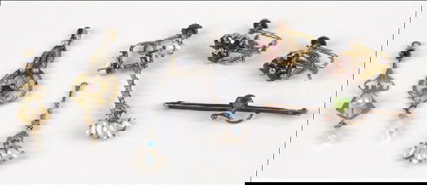 PAIR OF 14 KARAT YELLOW GOLD AND GARNET EARRING: PAIR OF 14 KARAT YELLOW GOLD AND GARNET EARRINGS. Together with two gold and pearl pendants, one peridot and gold bar pin, and one pair of pearl screwback earrings