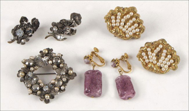 MIRIAM HASKELL FAUX PEARL AND RHINESTONE DEMI-P: MIRIAM HASKELL FAUX PEARL AND RHINESTONE DEMI-PARURE. Comprised of one brooch and pair of earclips. Together with two pairs of Miriam Haskell earclips