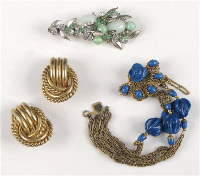 MIRIAM HASKELL GREEN BEAD AND WHITE RHINESTONE: MIRIAM HASKELL GREEN BEAD AND WHITE RHINESTONE BROOCH. Together with a Miriam Haskell faux lapis bracelet, and a pair of Miriam Haskell ropetwist earclips