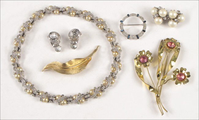 JOMAZ FAUX PEARL AND RHINESTONE NECKLACE.: JOMAZ FAUX PEARL AND RHINESTONE NECKLACE. Together with a Jomaz white and blue rhinestone brooch, one pair of Eisenberg rhinestone earclips, one Boucher foliate brooch, one pair of Vogue faux pearl an