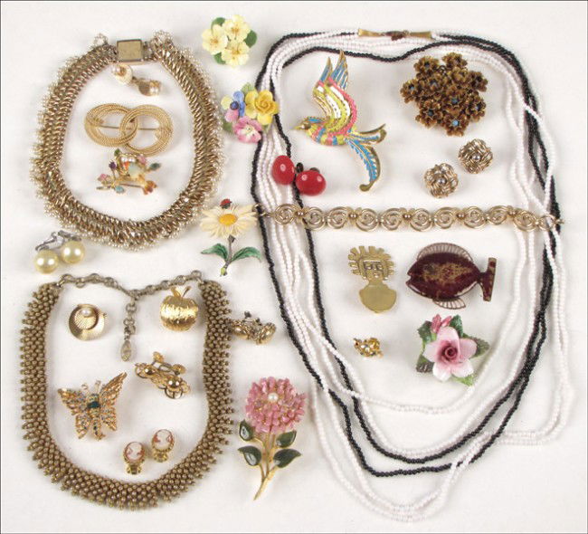 GROUP OF SIGNED COSTUME JEWELRY.: GROUP OF SIGNED COSTUME JEWELRY. With pieces by De Nicola, Napier, Les Bernard, Trifari, Coro, Swoboda, Krementz, and Vendome