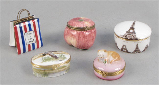 GROUP OF FIVE PORCELAIN BOXES.: GROUP OF FIVE PORCELAIN BOXES. Consisting of three Limoges, one Goebel and one French Apple-shaped box, various sizes