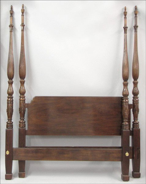 HENREDON MAHOGANY FOUR POSTER BED.: HENREDON MAHOGANY FOUR POSTER BED. Comprised of a headboard and footboard, 92" x 65", and two side rails, L: 80"