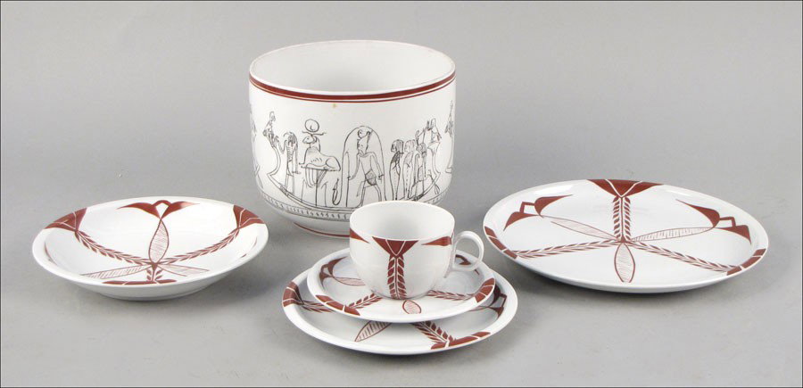 BLOCK VISTA ALEGRE PORCELAIN DINNER SERVICE.: BLOCK VISTA ALEGRE PORCELAIN DINNER SERVICE. In the "Eastern Palm" pattern. Comprised of: seven dinner plates, ten salad plates, eight bowls, twelve bread plates, eleven teacups, twelve saucers, and o