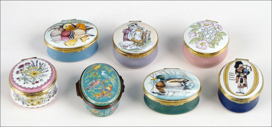 GROUP OF ENAMEL BOXES.: GROUP OF ENAMEL BOXES. Comprised of four Halcyon, and three Crummles
