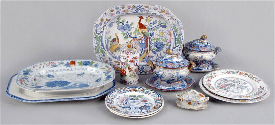 COLLECTION OF MASON'S IRONSTONE TABLE ARTICLES.: COLLECTION OF MASON'S IRONSTONE TABLE ARTICLES. Comprised of platters, plates, and two overed individual tureens