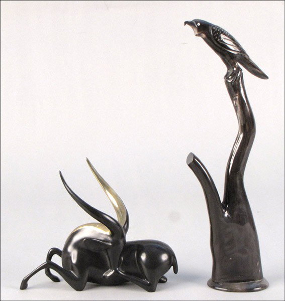 LOET VANDERVEEN BRONZE ANIMAL.: LOET VANDERVEEN BRONZE ANIMAL. Edition 263/750. Together with a carved horn bird on birch Vanderveen: 5.75" x 7" Bird: 12" x 3"