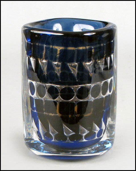INGEBORG LUNDIN FOR ORREFORS GLASS ARIEL VASE.: INGEBORG LUNDIN FOR ORREFORS GLASS ARIEL VASE. Underside is signed Height: 6.5"