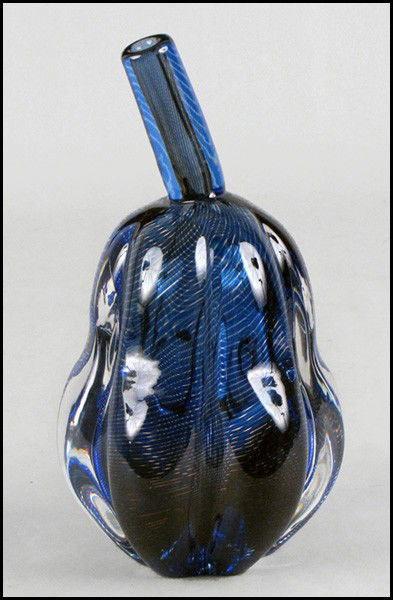 EDWARD HALD FOR ORREFORS GLASS PEAR VESSEL.: EDWARD HALD FOR ORREFORS GLASS PEAR VESSEL. Underside is signed Height: 9"