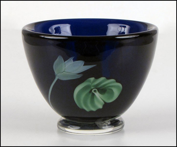 ORIENT AND FLUME GLASS VASE.: ORIENT AND FLUME GLASS VASE. H:5"