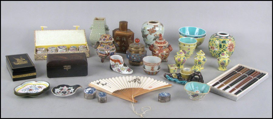 COLLECTION OF JAPANESE AND CHINESE PORCELAIN.: COLLECTION OF JAPANESE AND CHINESE PORCELAIN. Together with boxes, and decorative objects