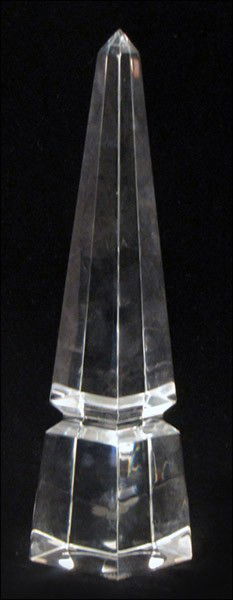 BACCARAT CRYSTAL OBELISK.: BACCARAT CRYSTAL OBELISK. Height: 10"