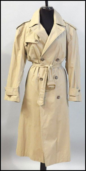 RALPH LAUREN TAN TRENCH COAT.: RALPH LAUREN TAN TRENCH COAT. Size 6