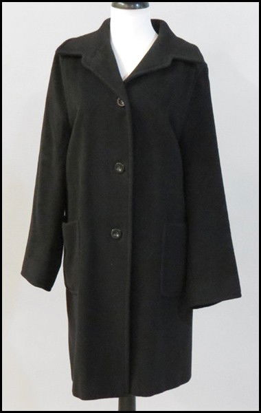 MAX MARA BLACK WOOL COAT.: MAX MARA BLACK WOOL COAT. Size 10