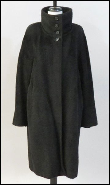 MAX MARA BLACK WOOL AND ALPACA BLEND COAT.: MAX MARA BLACK WOOL AND ALPACA BLEND COAT. Size 10