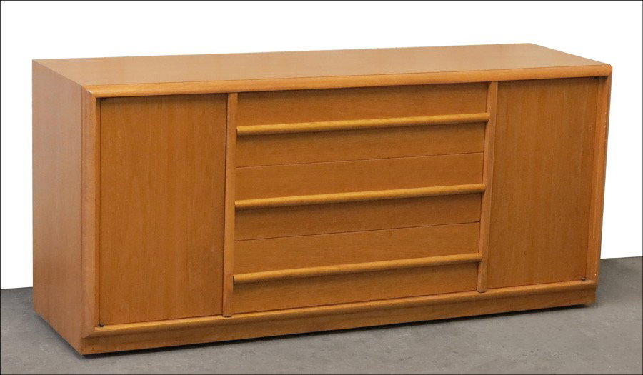T.H. ROBSJOHN-GIBBINGS FOR WIDDICOMB MAHOGANY : T.H. ROBSJOHN-GIBBINGS FOR WIDDICOMB MAHOGANY SIDEBOARD. H: 31" W: 67.5" D: 20.5"