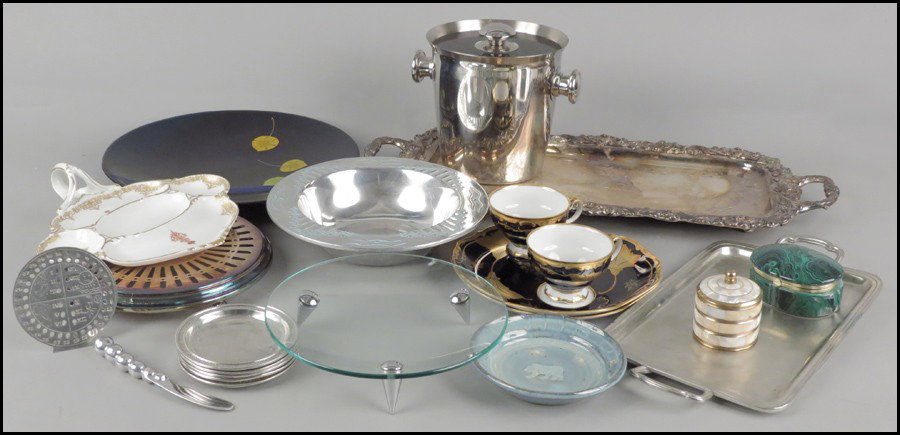 COLLECTION OF DECORATIVE ITEMS.: COLLECTION OF DECORATIVE ITEMS. Comprising Weimar gilt porcelain teacups with inset plates, a Vista Allegre porcelain dish, a silverplate tray, pewter table articles, covered boxes, and other