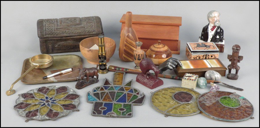 COLLECTION OF DECORATIVE ITEMS.: COLLECTION OF DECORATIVE ITEMS. Comprising boxes, carved wood figures, a microscope, glass panels, and other