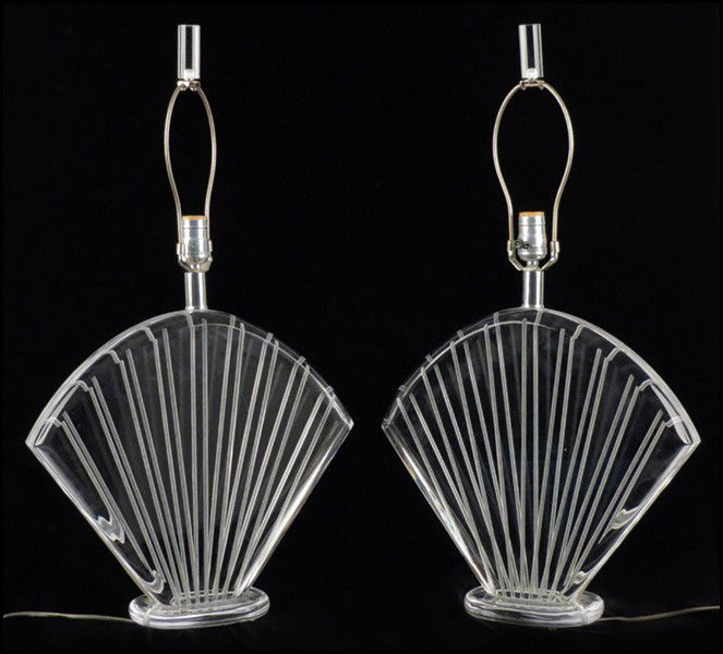 PAIR OF VAN TEAL LUCITE FAN FORM TABLE LAMPS.: PAIR OF VAN TEAL LUCITE FAN FORM TABLE LAMPS. Lucite: 16"