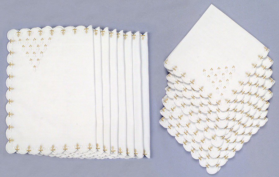EIGHT MARGHAB PLACEMATS AND EIGHT MARGHAB NAPK: EIGHT MARGHAB PLACEMATS AND EIGHT MARGHAB NAPKINS. Old France, gold and white linen Placemat: 12.5" x 17.5"