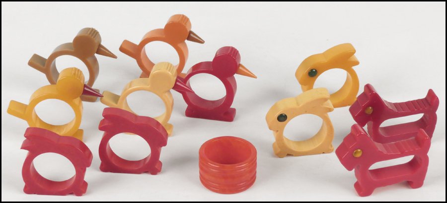 GROUP OF TEN BAKELITE NAPKIN RINGS.: GROUP OF TEN BAKELITE NAPKIN RINGS.