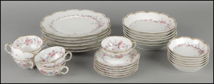HAVILAND LIMOGES PORCELAIN DINNER SERVICE.: HAVILAND LIMOGES PORCELAIN DINNER SERVICE. Comprised of six dinner plates, six soup bowls, six fruit bowls, and six teacups with saucers