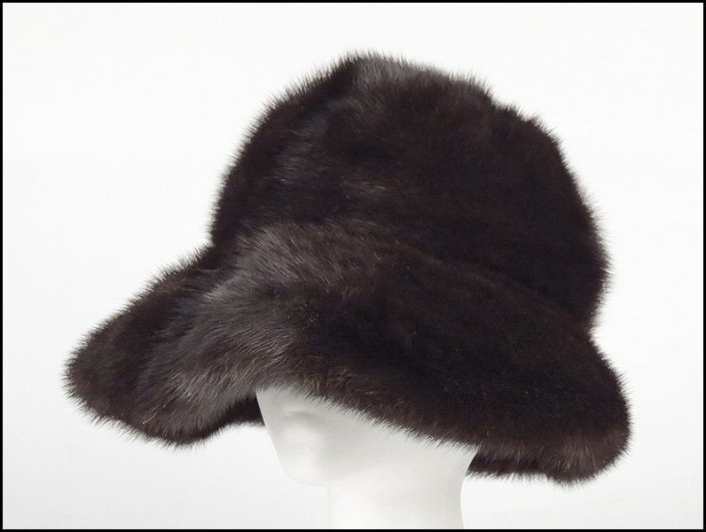 BLACK RANCH MINK HAT.: BLACK RANCH MINK HAT. Armand of Beverly Hills