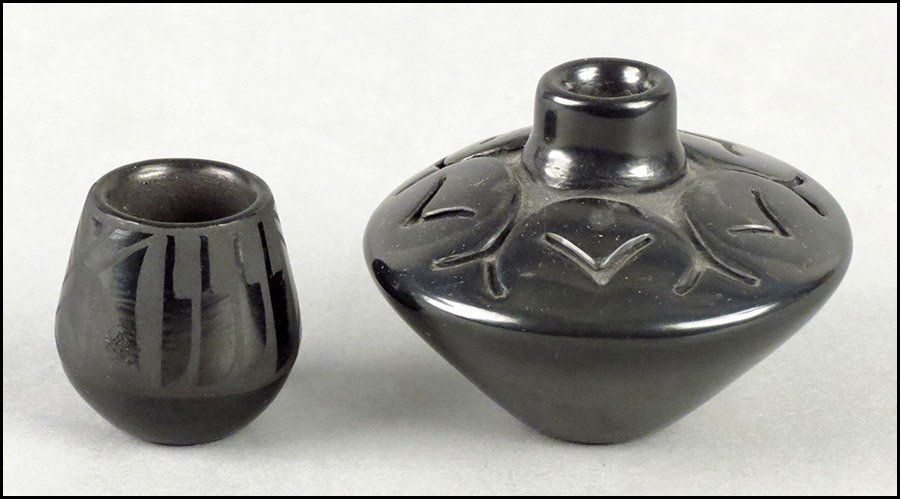 TWO SANTA CLARA BLACKWARE JARS.: TWO SANTA CLARA BLACKWARE JARS. Signed 'Linda' and 'Linda Tafoya 1986' Largest height 2.25" x diameter 3"