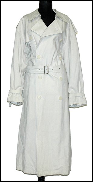 GIORGIO ARMANI WHITE LABEL DOUBLE BREASTED TRENCH COAT.: GIORGIO ARMANI WHITE LABEL DOUBLE BREASTED TRENCH COAT. Size 40