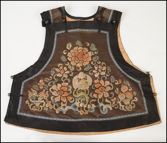 CHINESE EMBROIDERED SILK VEST.: CHINESE EMBROIDERED SILK VEST.