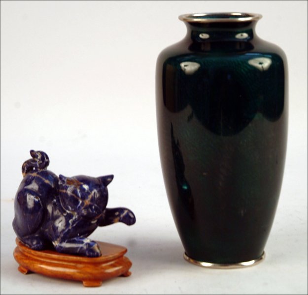 CARVED SODALITE CAT.: CARVED SODALITE CAT. Together a cloisonne vase (height: 8.5") Height: 3.25" x Length: 4.5"