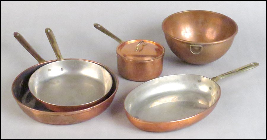 COLLECTION OF COPPER PANS.: COLLECTION OF COPPER PANS. Comprised of three frying pans and one saucepot with lid. Together with a copper bowl Largest pan diameter: 10.25''