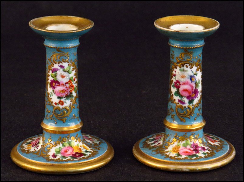 PAIR OF FONTAINEBLEAU JACOB PETIT 19TH CENTURY PORCELAI: PAIR OF FONTAINEBLEAU JACOB PETIT 19TH CENTURY PORCELAIN CANDLESTICKS. 4"