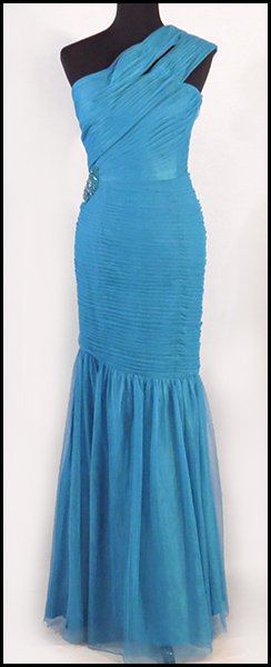 MONIQUE LHUILLIER TEAL EVENING GOWN.: MONIQUE LHUILLIER TEAL EVENING GOWN. Bearing beaded decoration, chiffon ruching, and a drop waist. Trumpet style Size 12